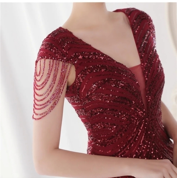 Burgundy Graphic Print, Contrast Sequined,  Draped Rhinestone, Mermaid G… - Picture 11 of 16